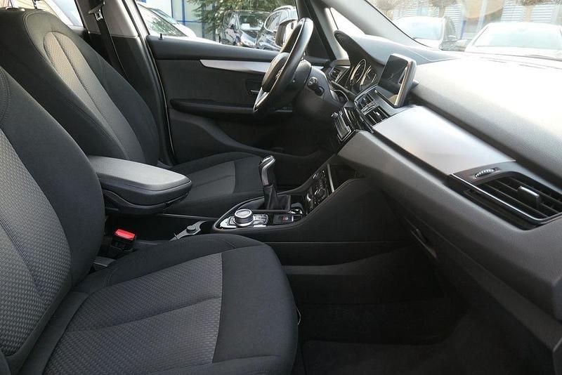 Gebraucht BMW 218 Active Tourer Comfort Edition 140 PS (102 kW) 2019 Weiß Van / Kleinbus