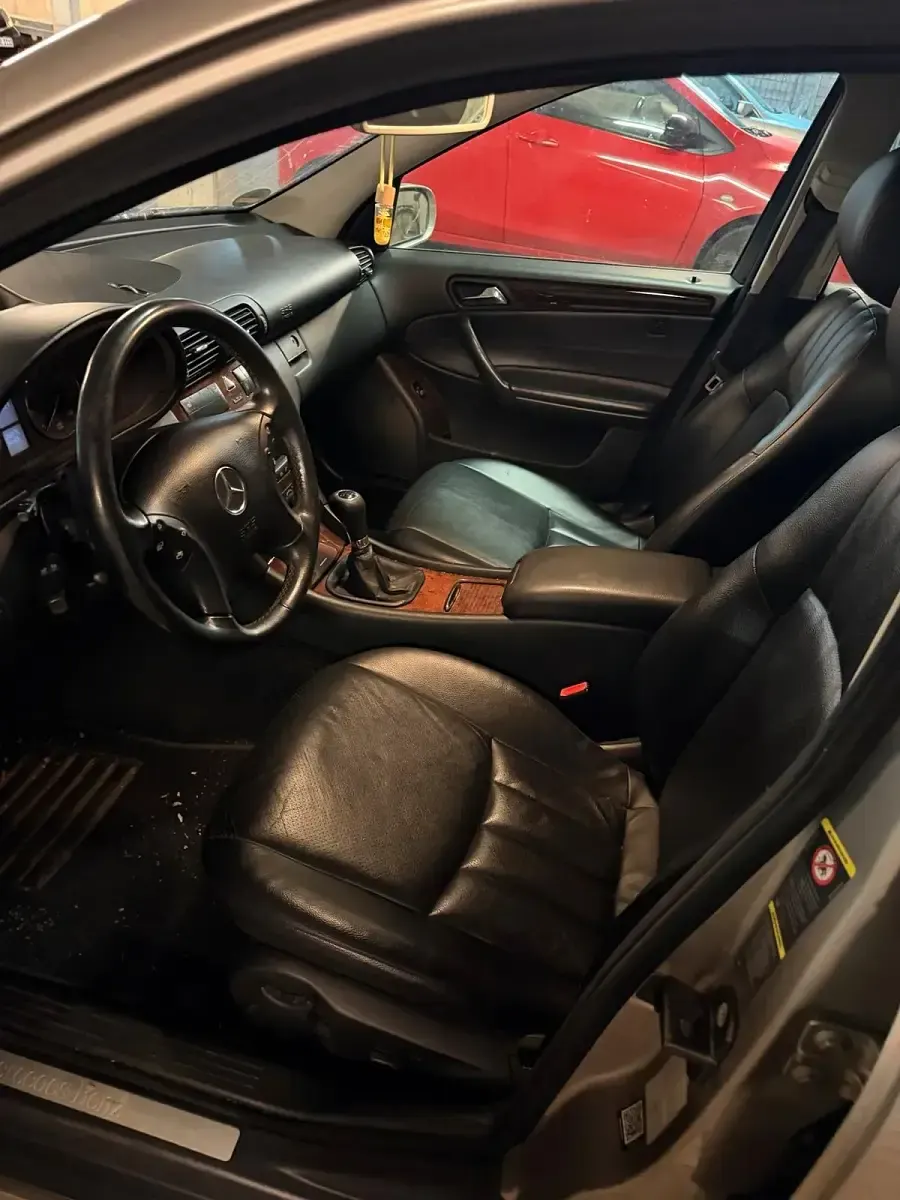 Gebraucht Mercedes C180 143 PS (105 kW) 2006 Beige Limousine