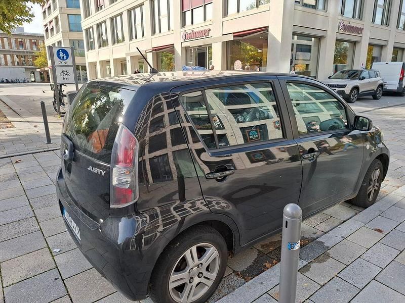 Gebraucht Subaru Justy Trend 69 PS (50 kW) 2009 Schwarz Kleinwagen