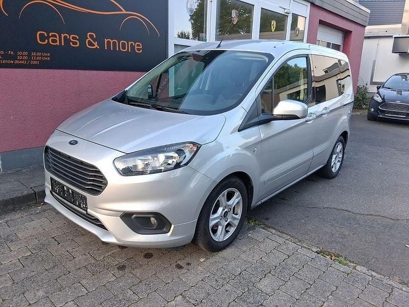 Silber Gebraucht 2019 Ford Tourneo Courier Trend Van / Kleinbus | 12.100 € (Guter Preis) - Bild 1/4