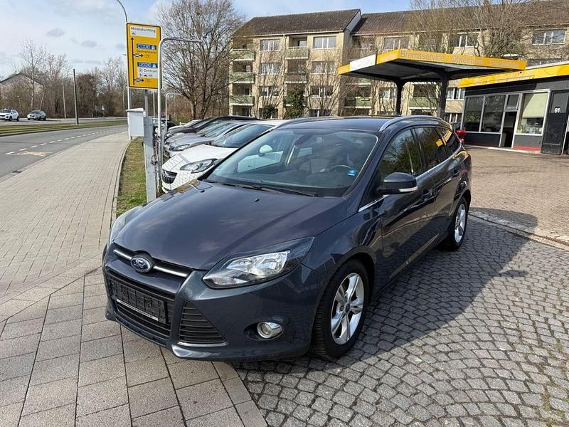 Gebraucht Ford Focus Champions Edition 140 PS (102 kW) 2013 Grau Limousine