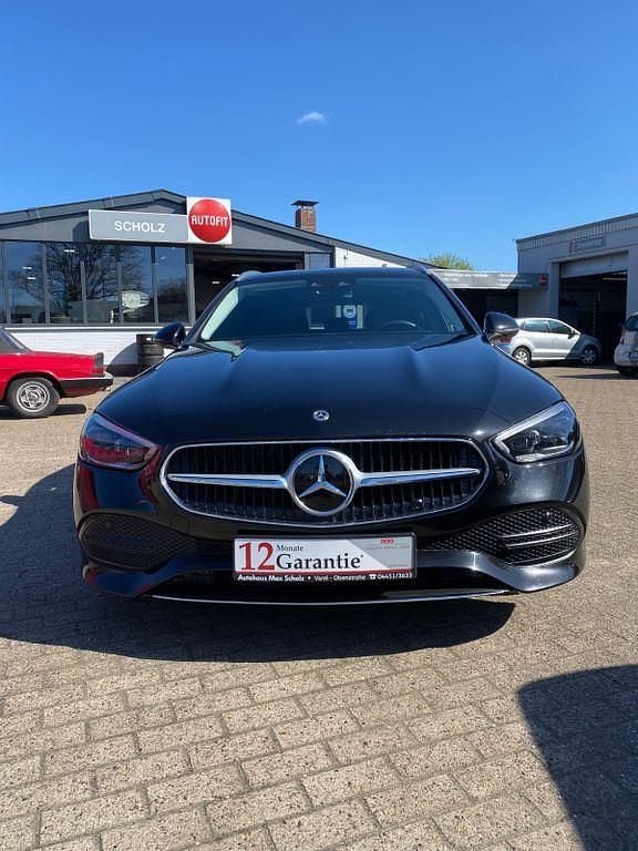 Gebraucht Mercedes C300 258 PS (189 kW) 2022 Schwarz Kombi