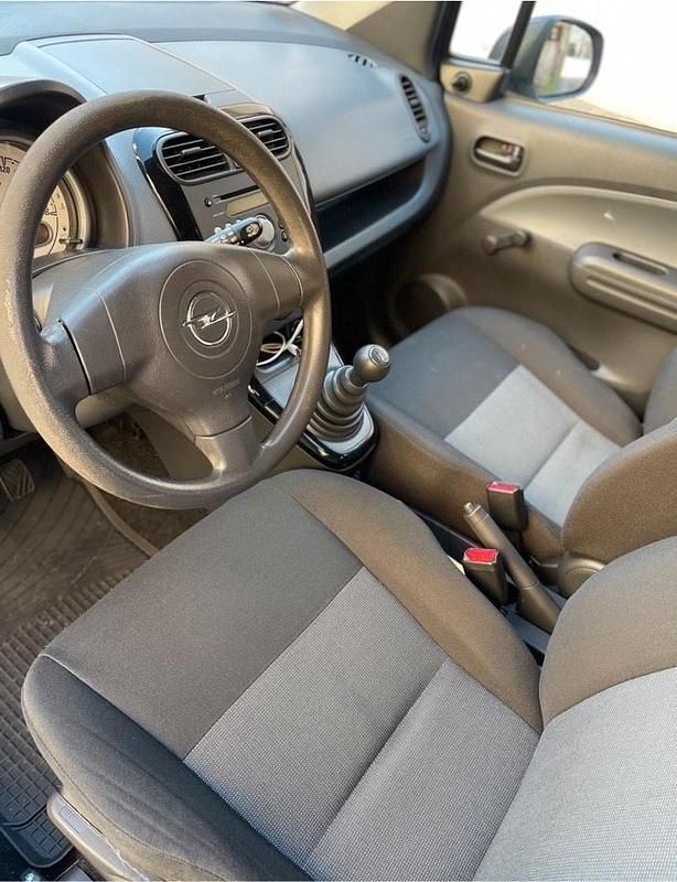 Gebraucht Opel Agila 69 PS (50 kW) 2009 Weiß Kleinwagen