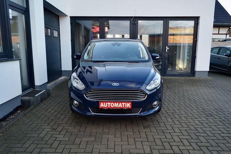 Gebraucht Ford S-MAX Titanium 239 PS (175 kW) 2018 Blau Van / Kleinbus