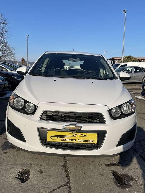 Gebraucht Chevrolet Aveo LT 101 PS (74 kW) 2011 Weiß Limousine