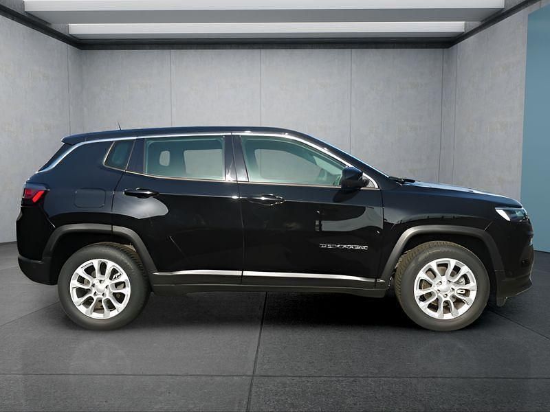 Second-hand Jeep Compass 131 CP (96 kW) 2024 Negru SUV