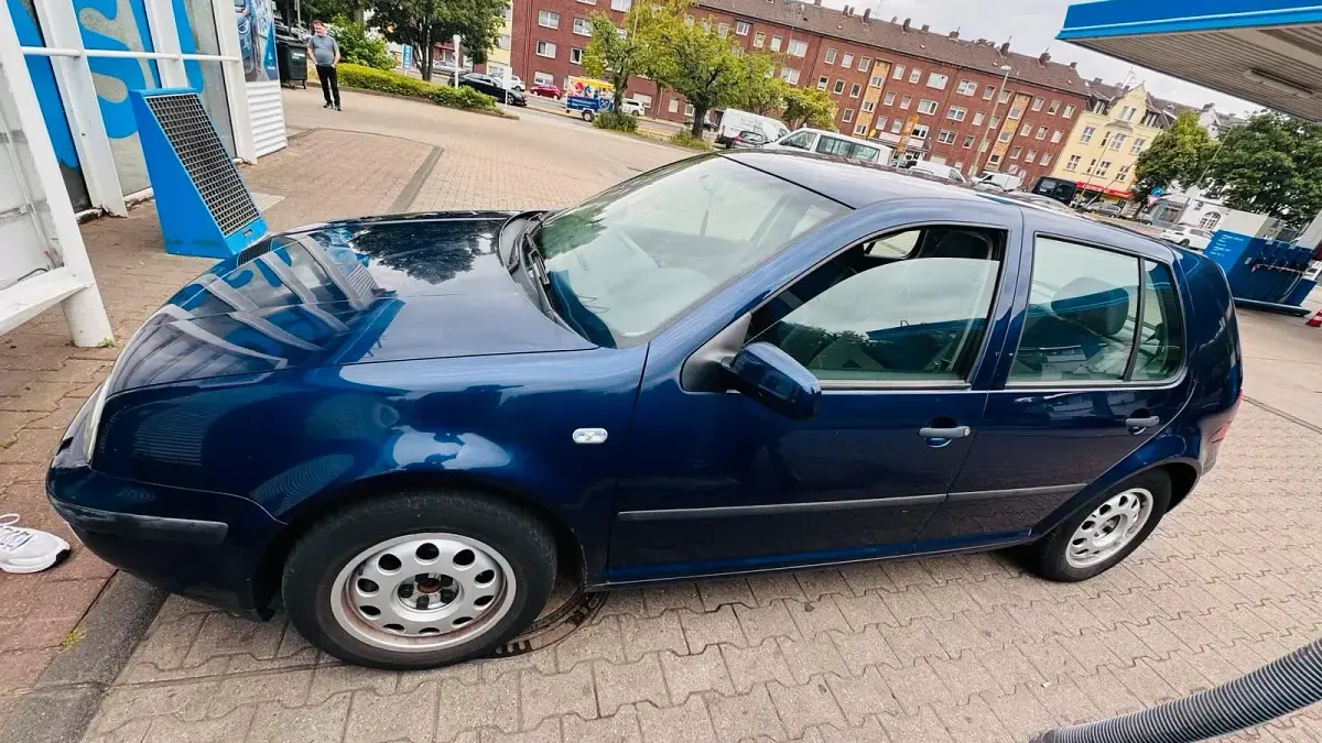 Gebraucht VW Golf IV Edition 75 PS (55 kW) 2001 Blau Limousine