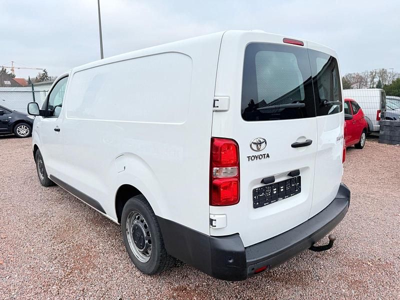 Gebraucht Toyota Proace 122 PS (89 kW) 2017 Weiß Van / Kleinbus