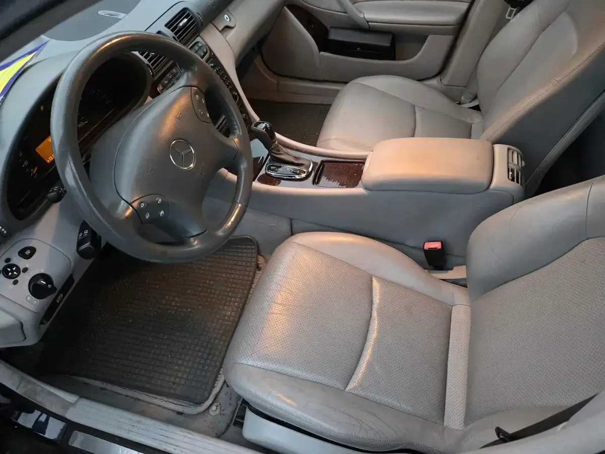Gebraucht Mercedes C320 Avantgarde 218 PS (160 kW) 2001 Violet Kombi