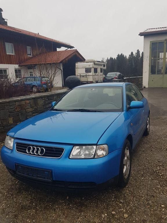 Gebraucht Audi A3 Ambiente 101 PS (74 kW) 1999 Blau Kleinwagen