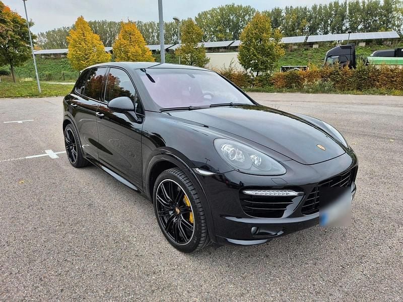Schwarz Gebraucht 2012 Porsche Cayenne GTS SUV | 28.490 € (Teuer) - Bild 1/4