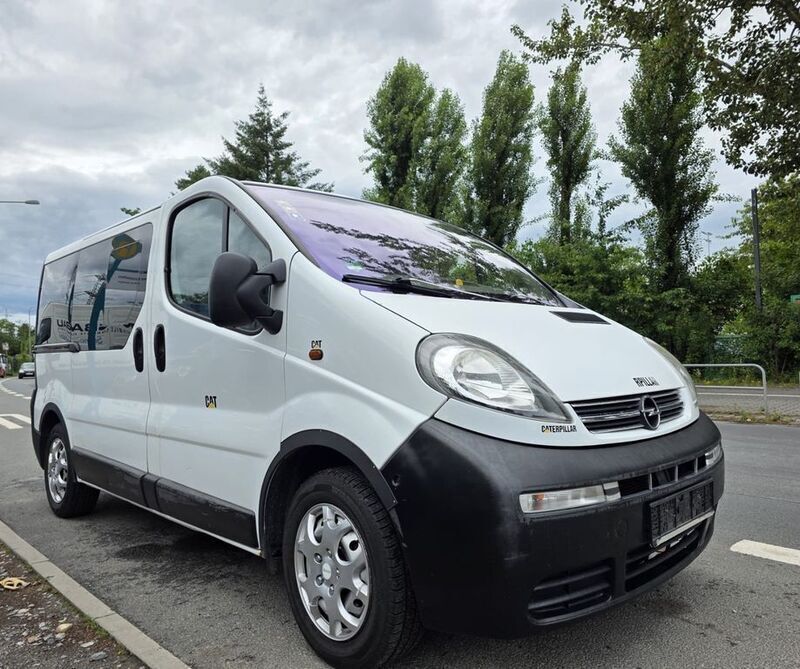 Weiß Gebraucht 2005 Opel Vivaro Van | 4.880 € (Fairer Preis) - Bild 1/4