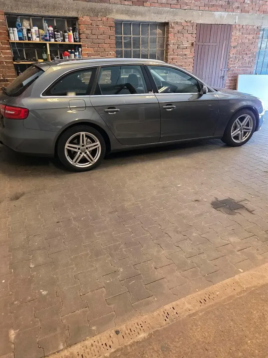 Gebraucht Audi A4 176 PS (129 kW) 2015 Grau Kombi