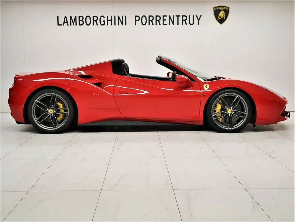 Gebraucht Ferrari 488 669 PS (492 kW) 2018 Rot Cabrio