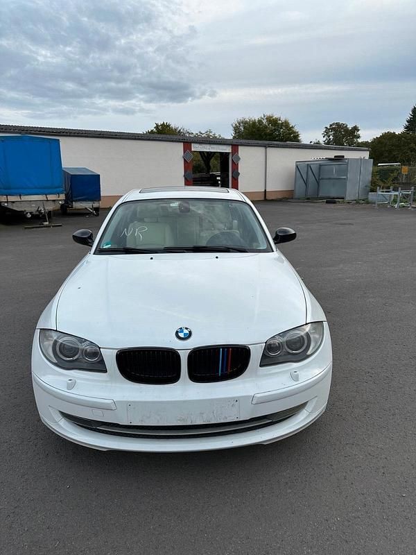 Gebraucht BMW 120 170 PS (125 kW) 2008 Weiß Kleinwagen