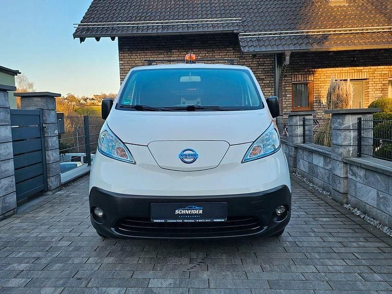 Gebraucht Nissan e-NV200 80 kW (109 PS) 2015 Weiß Van / Kleinbus