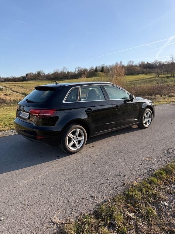 Gebraucht Audi A3 Ambiente 110 PS (80 kW) 2017 Schwarz Limousine