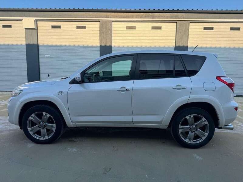 Weiß Gebraucht 2011 Toyota RAV4 SUV | 8.400 € (Superpreis) - Bild 1/4