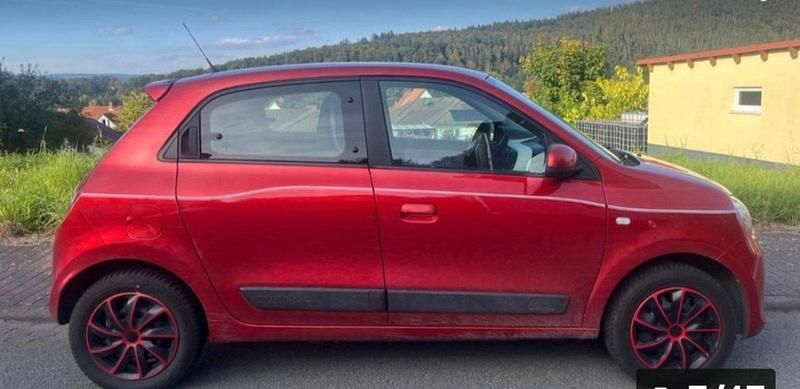 Second-hand Renault Twingo Expression 70 CP (51 kW) 2015 Roșu Hatchback