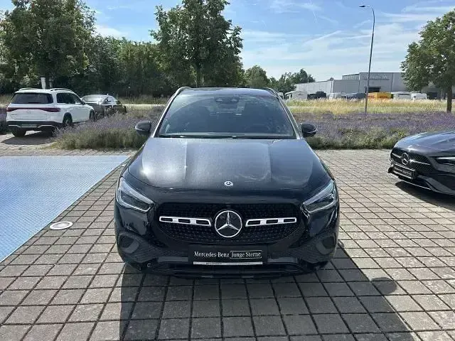 Gebraucht Mercedes GLA250 Progressive 160 PS (117 kW) 2023 Schwarz SUV