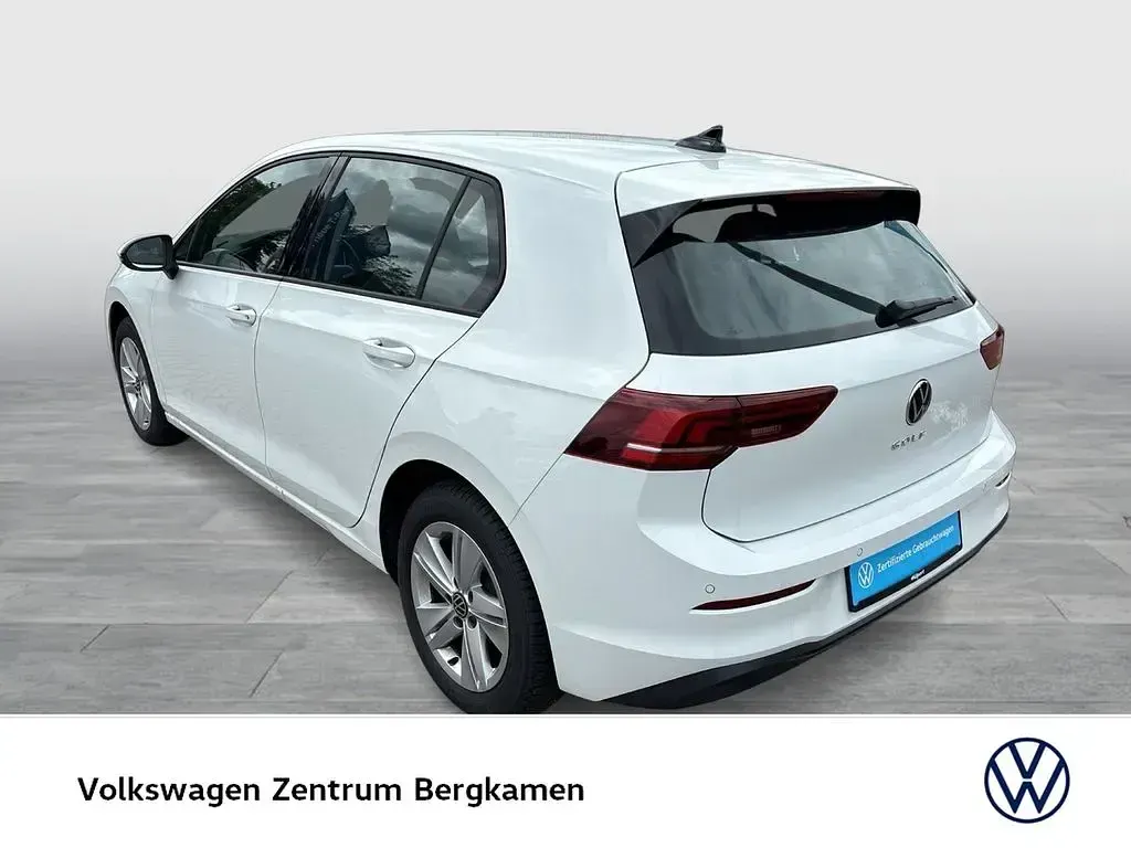 Gebraucht VW Golf VIII Life 150 PS (110 kW) 2025 Weiß Limousine