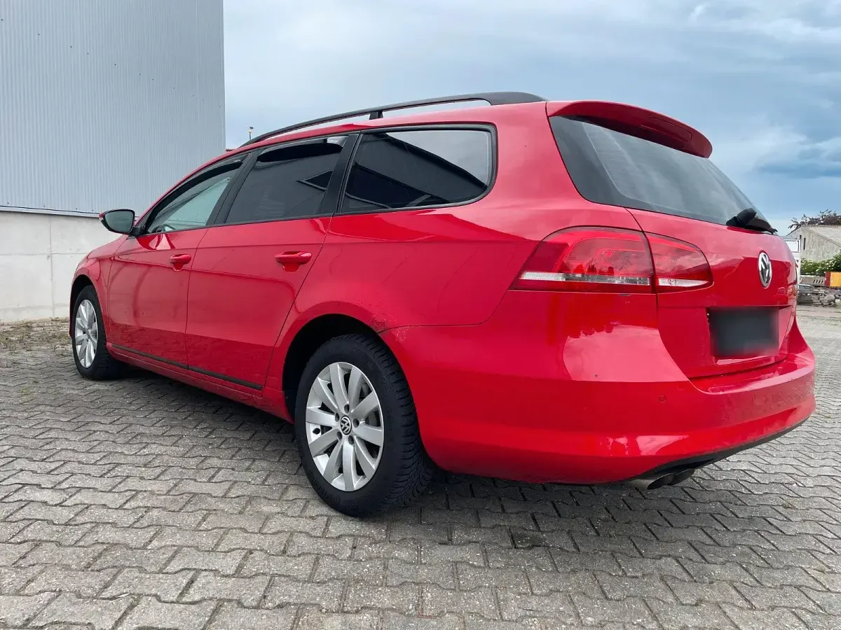 Gebraucht VW Passat 140 PS (102 kW) 2012 Rot Kombi