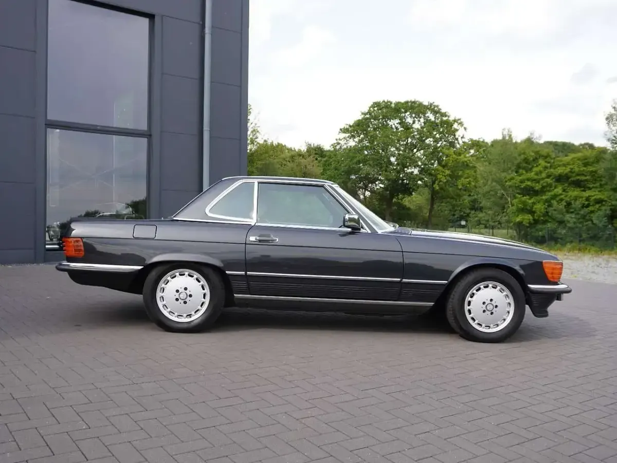 Gebraucht Mercedes SL500 223 PS (164 kW) 1989 Blauschwarzmet. 199 Cabrio
