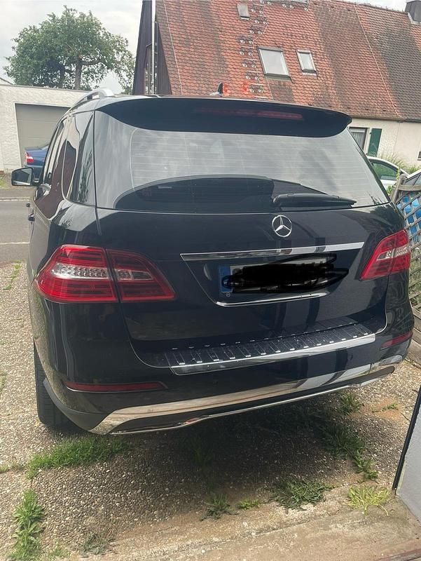 Gebraucht Mercedes ML350 258 PS (189 kW) 2012 Schwarz SUV