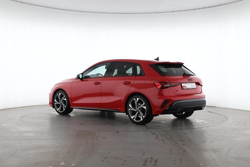 Gebraucht Audi A3 S-Line 150 PS (110 kW) 2024 Progressivrot Limousine