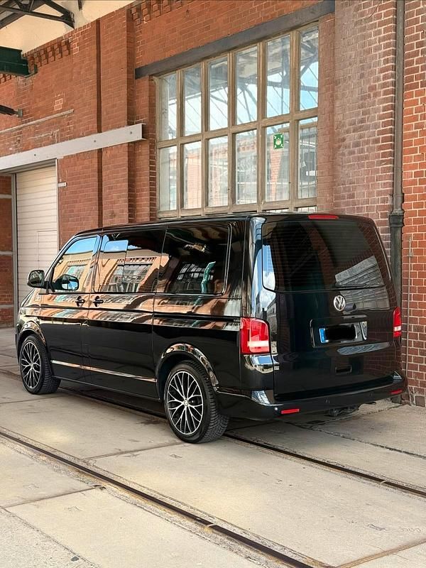 Second-hand VW T5 140 CP (102 kW) 2012 Negru Van