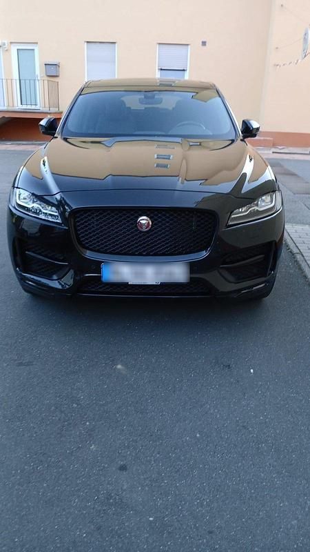 Schwarz Gebraucht 2020 Jaguar F-Pace R-Sport SUV | 28.900 € (Superpreis) - Bild 1/4