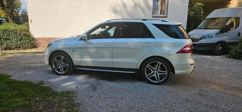 Gebraucht Mercedes ML350 258 PS (189 kW) 2012 Weiß SUV
