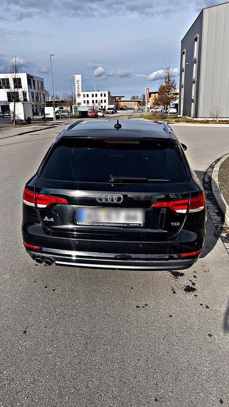 Gebraucht Audi A4 Comfort 190 PS (139 kW) 2016 Schwarz Kombi