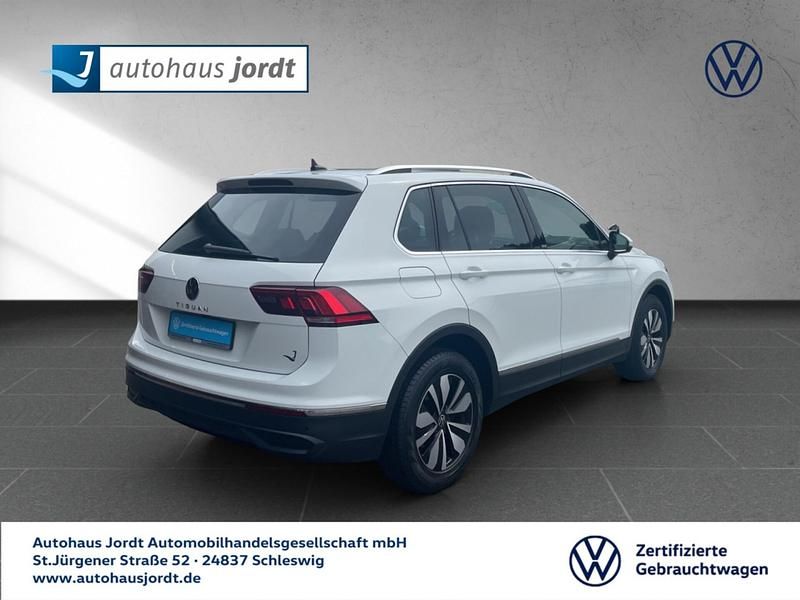 Gebraucht VW Tiguan Move 150 PS (110 kW) 2023 Pruewhite SUV