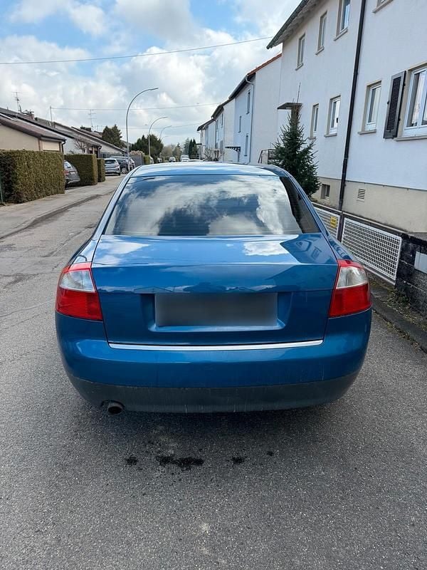 Gebraucht Audi A4 131 PS (96 kW) 2001 Blau Limousine