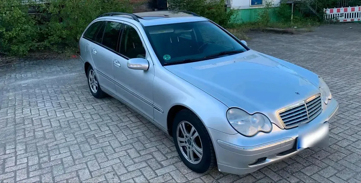 Gebraucht Mercedes C220 Elegance 143 PS (105 kW) 2003 Silber Kombi