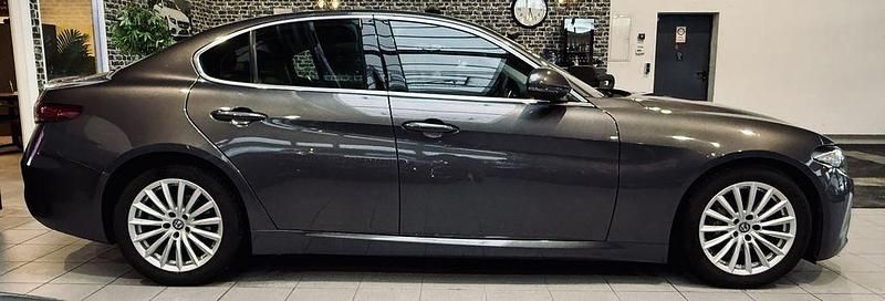Gebraucht Alfa Romeo Giulia Super 179 PS (131 kW) 2017 Silber Limousine