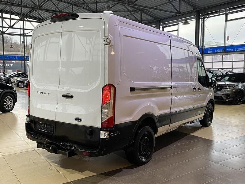 Gebraucht Ford Transit Trend 170 PS (125 kW) 2023 Weiß Limousine