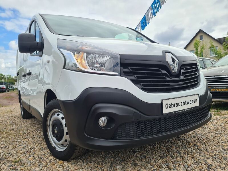 Weiß Gebraucht 2019 Renault Trafic Komfort Van | 12.250 € (Fairer Preis) - Bild 1/4