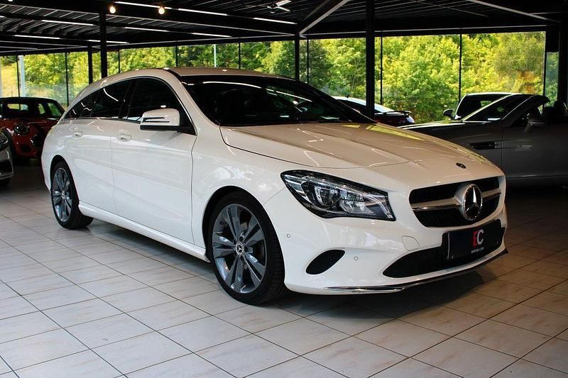 Weiß Gebraucht 2019 Mercedes CLA220 Shooting Brake Urban Kombi | 20.400 € (Etwas zu teuer) - Bild 1/4