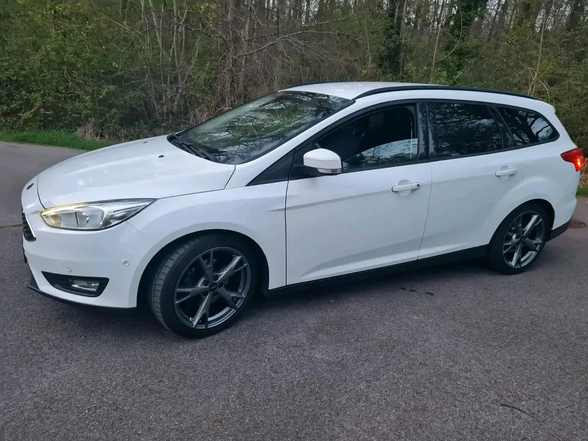 Usata Ford Focus 150 CV (110 kW) 2017 Bianco Station wagon