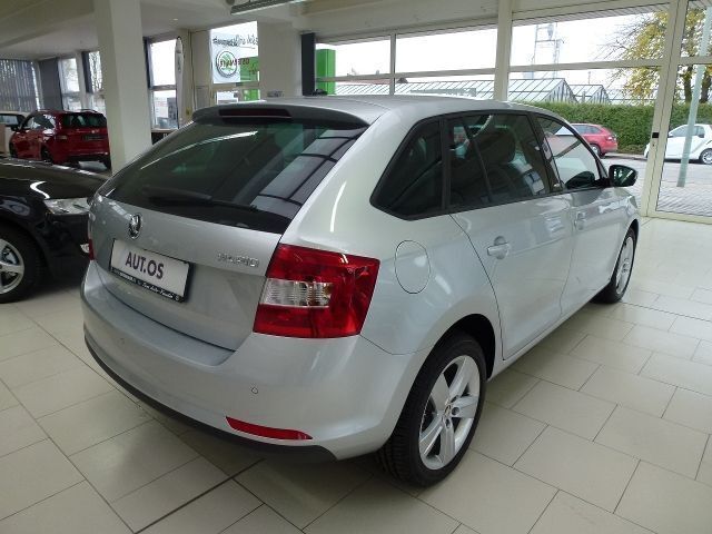 Gebraucht Skoda Rapid Joy 116 PS (85 kW) 2016 Silber metallic Kombi