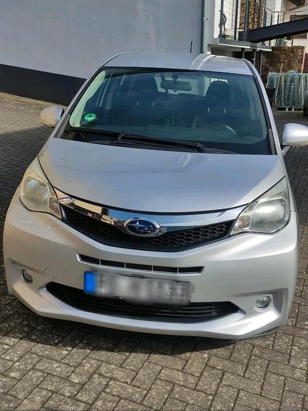 Gebraucht Subaru Trezia 99 PS (72 kW) 2012 Silber Kleinwagen