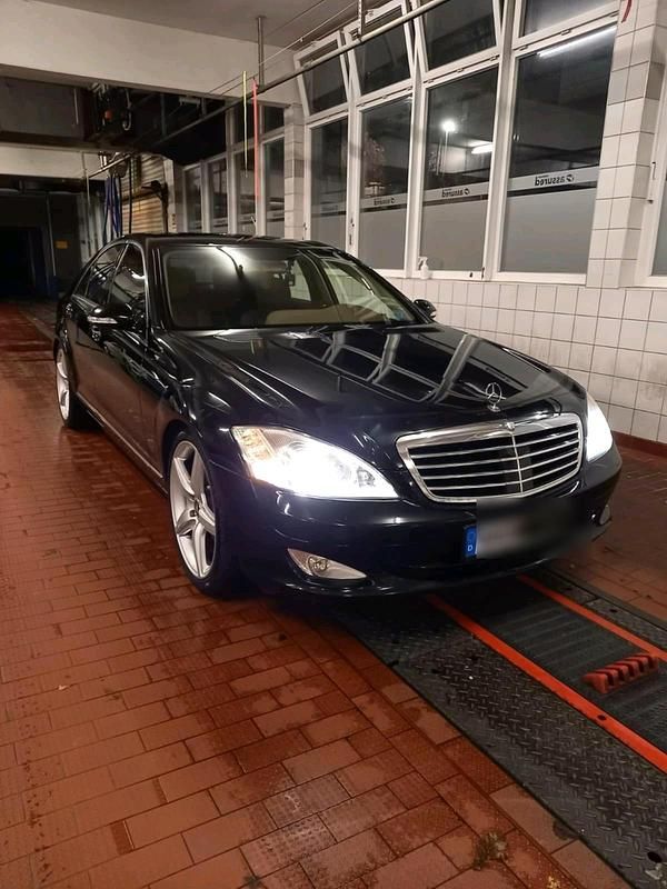 Schwarz Gebraucht 2005 Mercedes S500 Limousine | 13.500 € - Bild 1/4