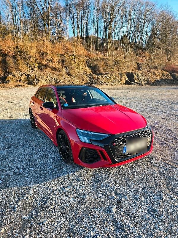 Gebraucht Audi RS3 Premium 400 PS (294 kW) 2022 Rot Limousine