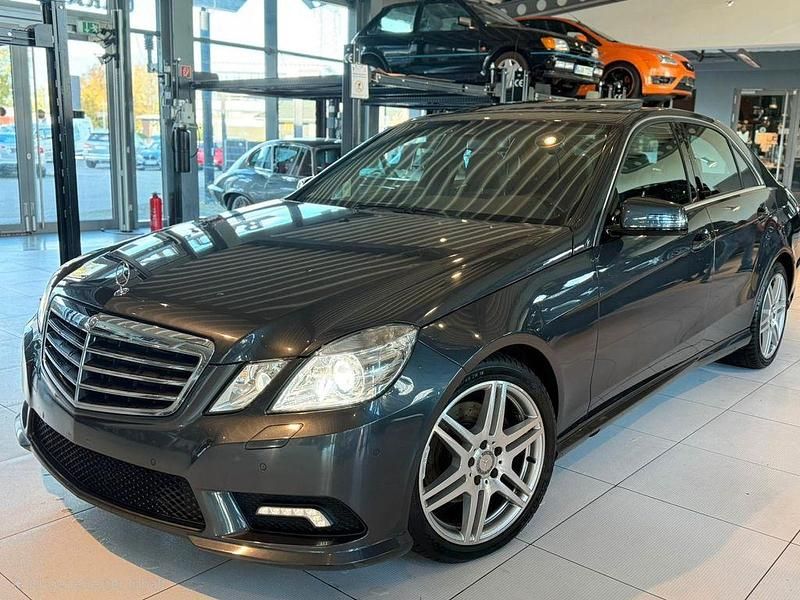 Grau Gebraucht 2010 Mercedes E350 AMG Limousine | 9.650 € (Superpreis) - Bild 1/4