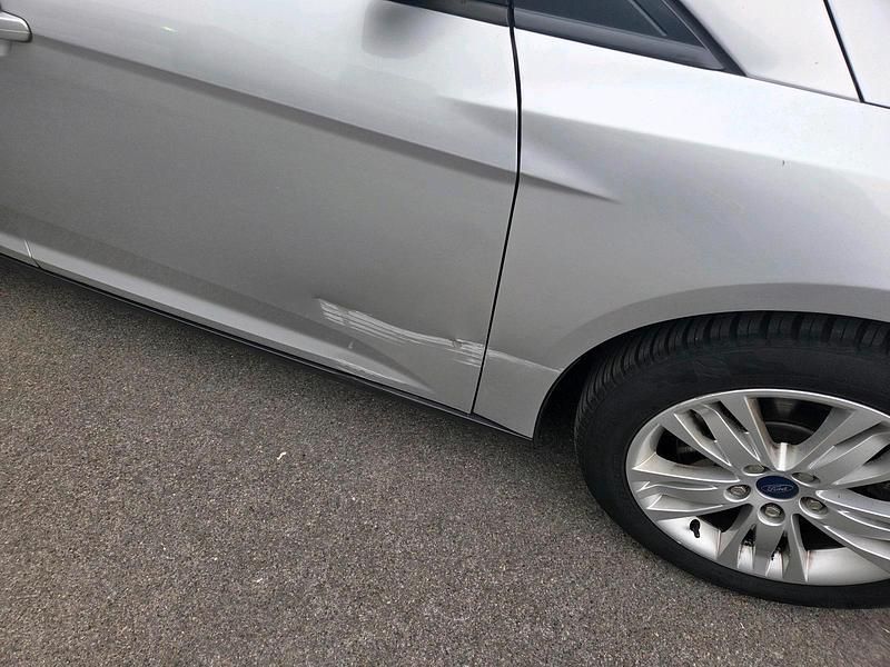 Gebraucht Ford Focus 95 PS (69 kW) 2012 Silber Kombi