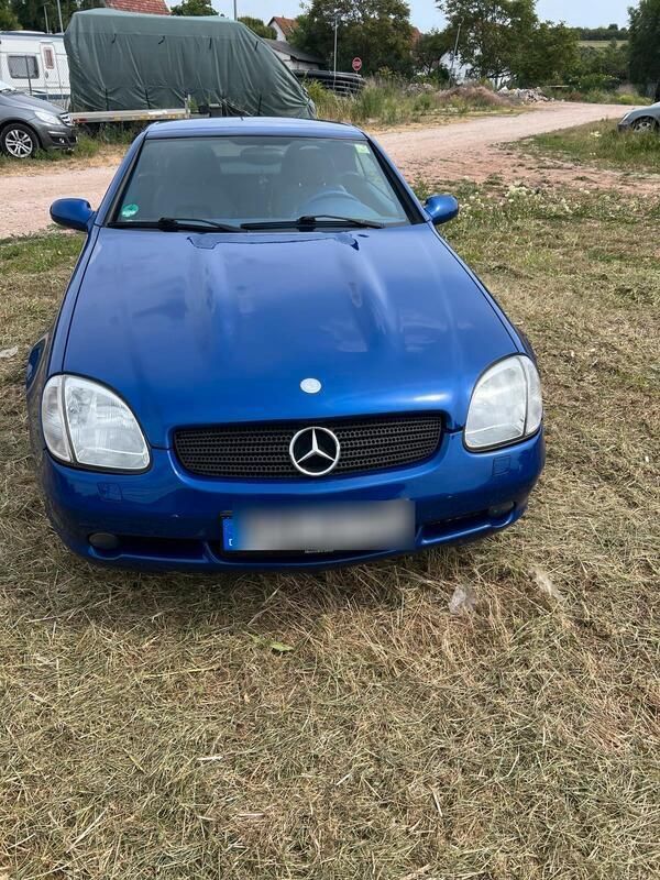 Blau Gebraucht 1998 Mercedes SLK230 AMG Cabrio | 3.850 € - Bild 1/4