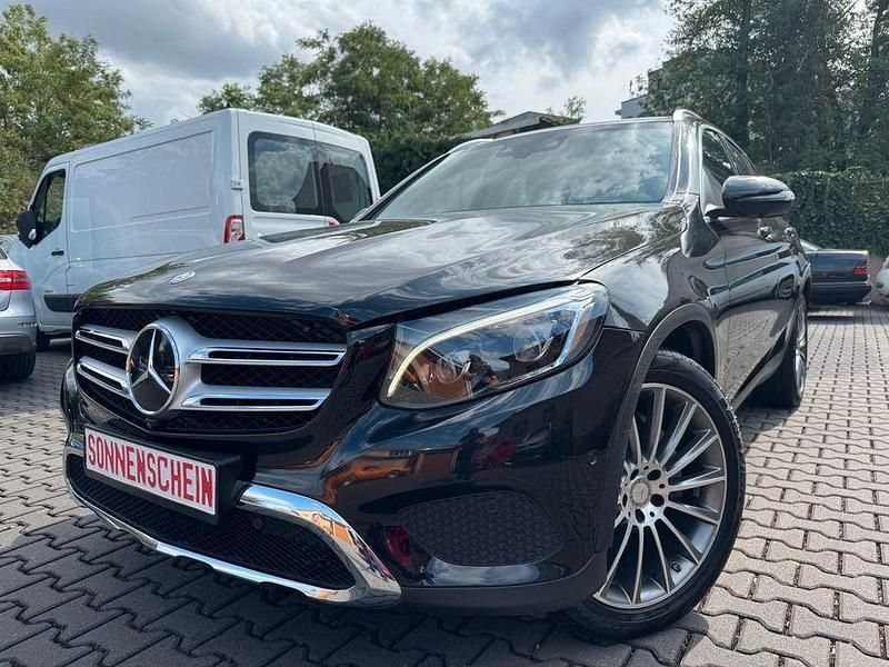 Schwarz Gebraucht 2015 Mercedes GLC250 AMG SUV | 26.990 € (Fairer Preis) - Bild 1/4