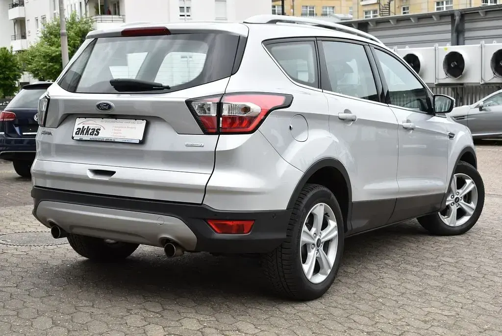 Używany Ford Kuga Titanium 182 KM (133 kW) 2018 Srebrny SUV